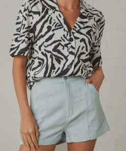 Wrangler New & Most Loved Elastic Hi Bells Short - Icicle