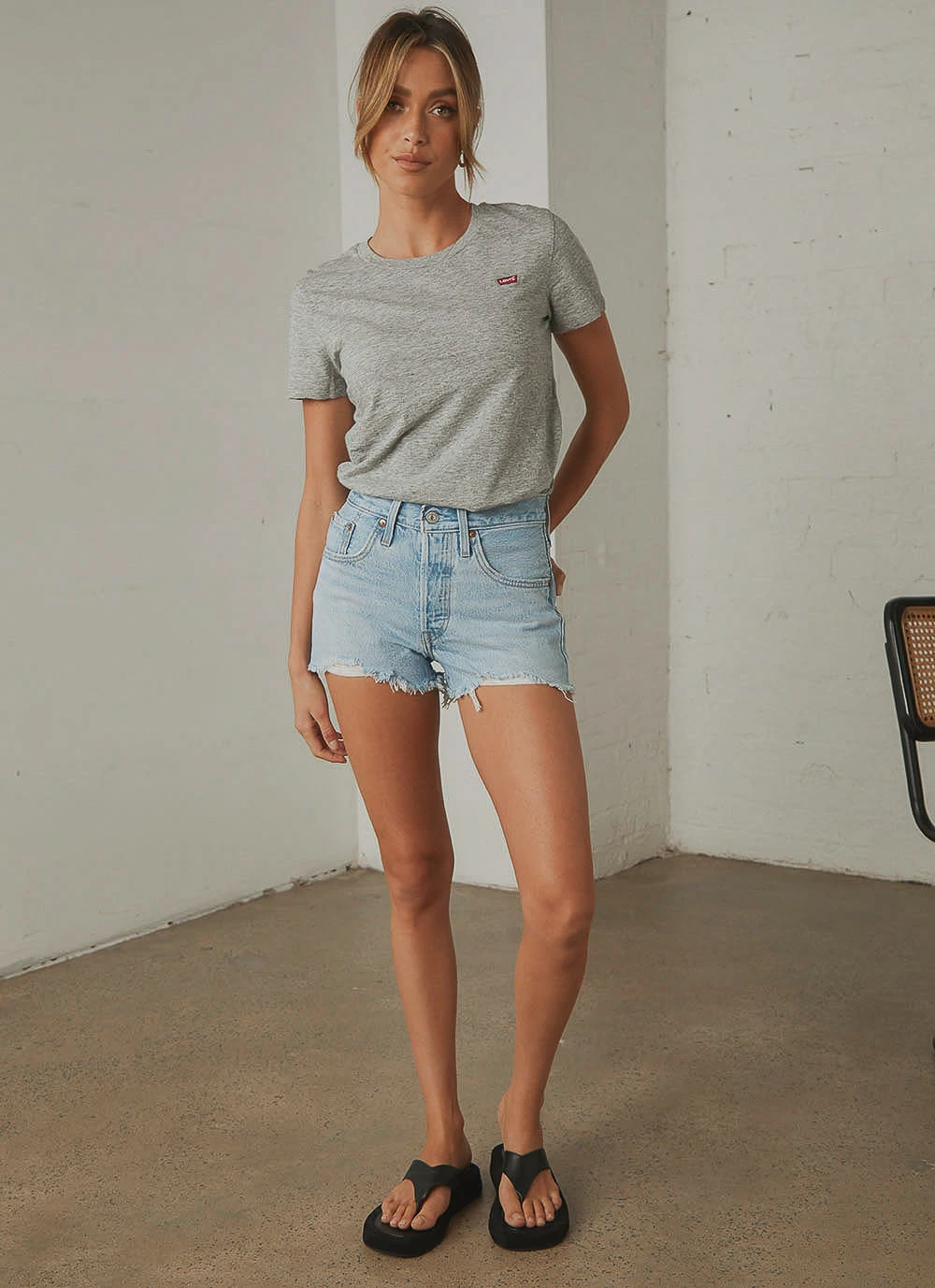 Levi's Perfect Tee - Smokestack Heather New & Most Loved 2 Levi's Perfect Tee - Smokestack Heather New & Most Loved